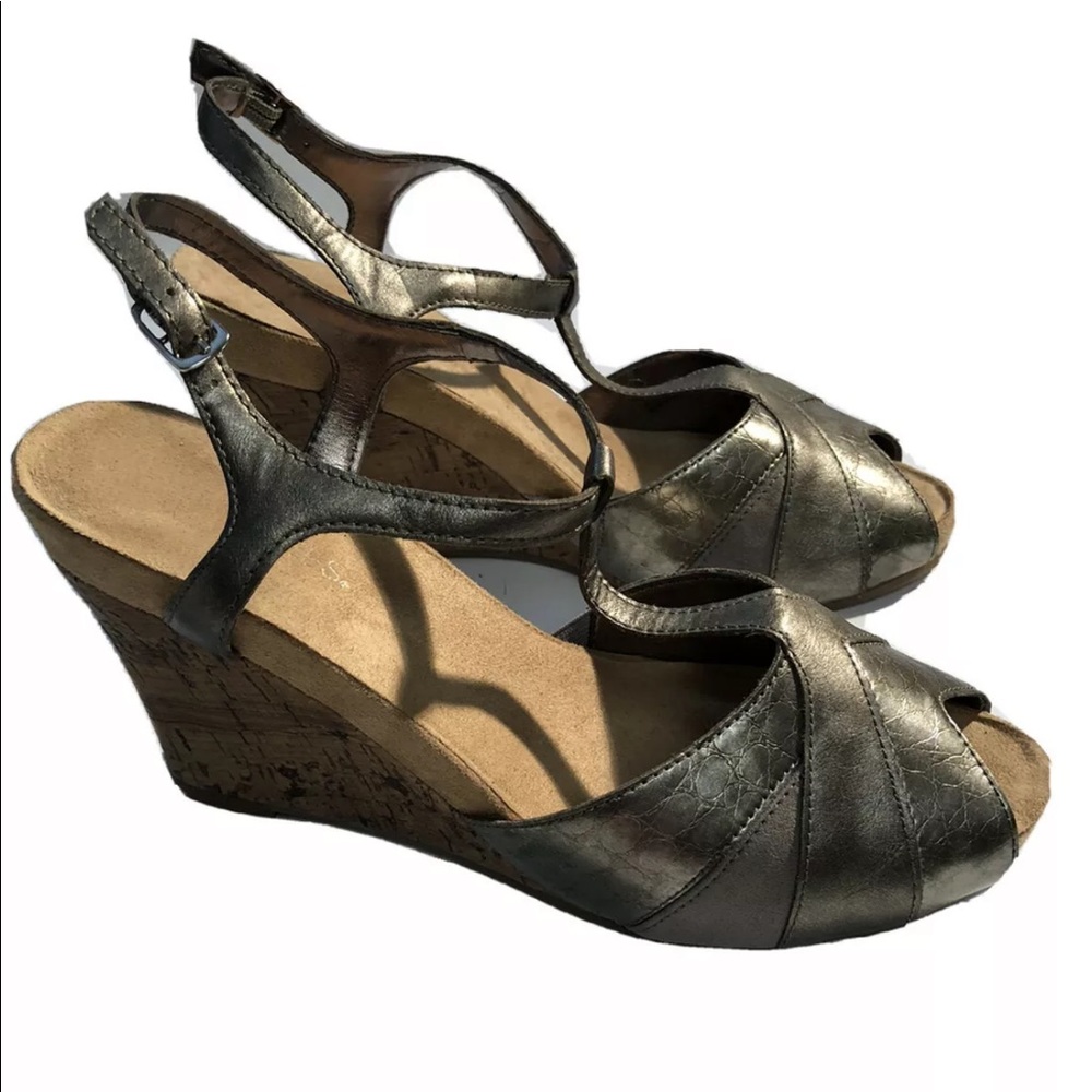 Women’s Aerosoles Bronze Plush Wedge T-Strap Sandals Size 10.5